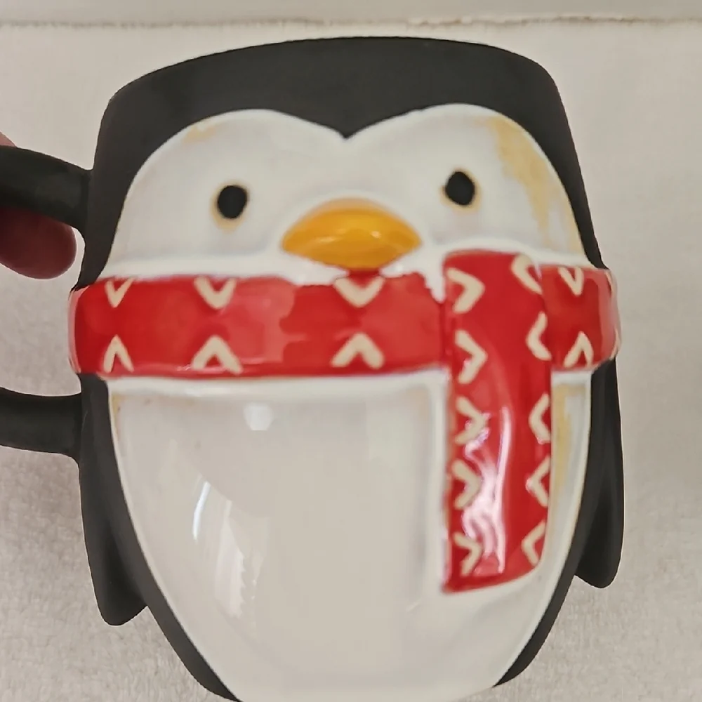 Crate&Barrel NWT Holiday Cozy Penguin Black Red Scarf Coffee Tea Mugs Set of 2